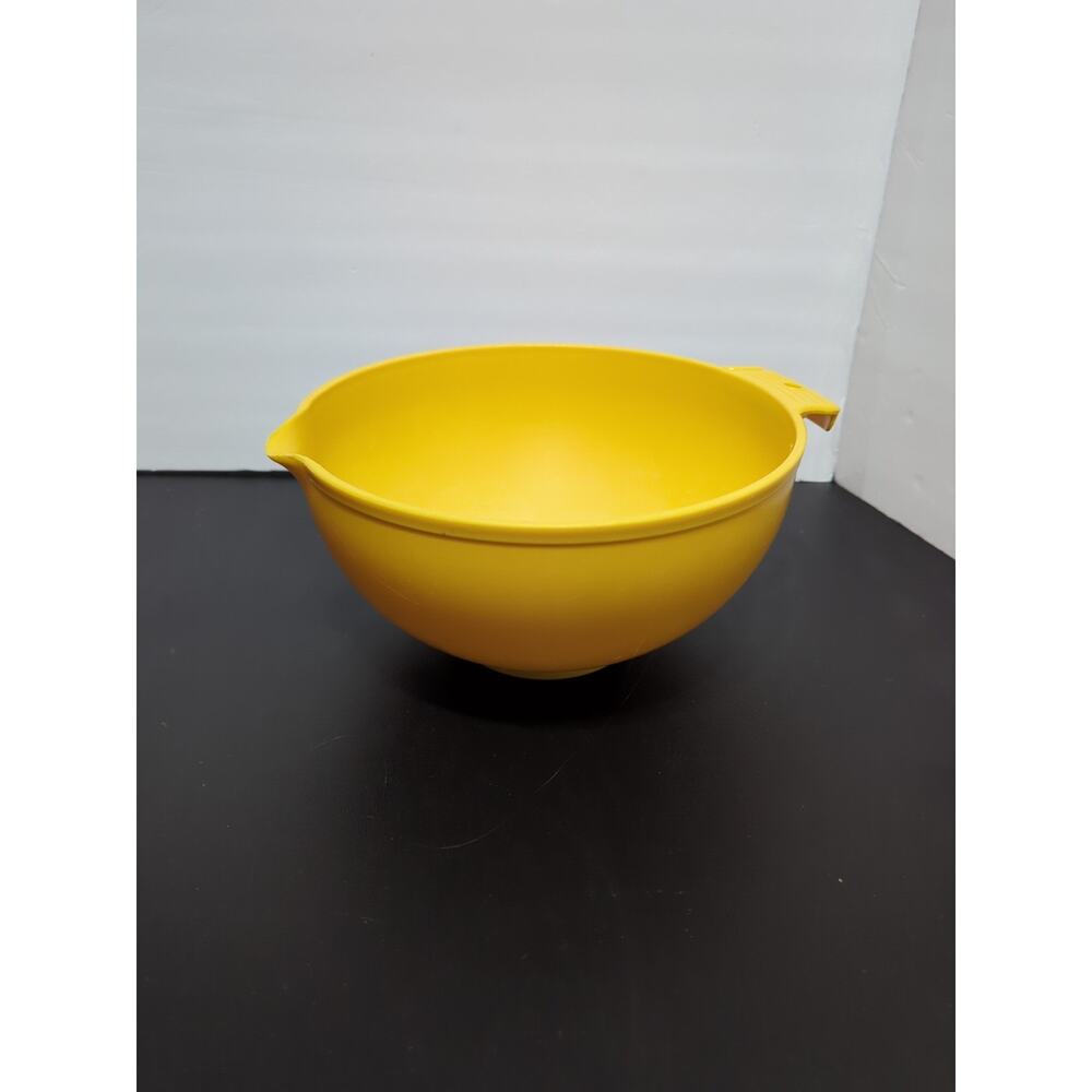 Vintage MCM Sarvis 2L Yellow/Orange 118 Batter Bowl Made In Finland